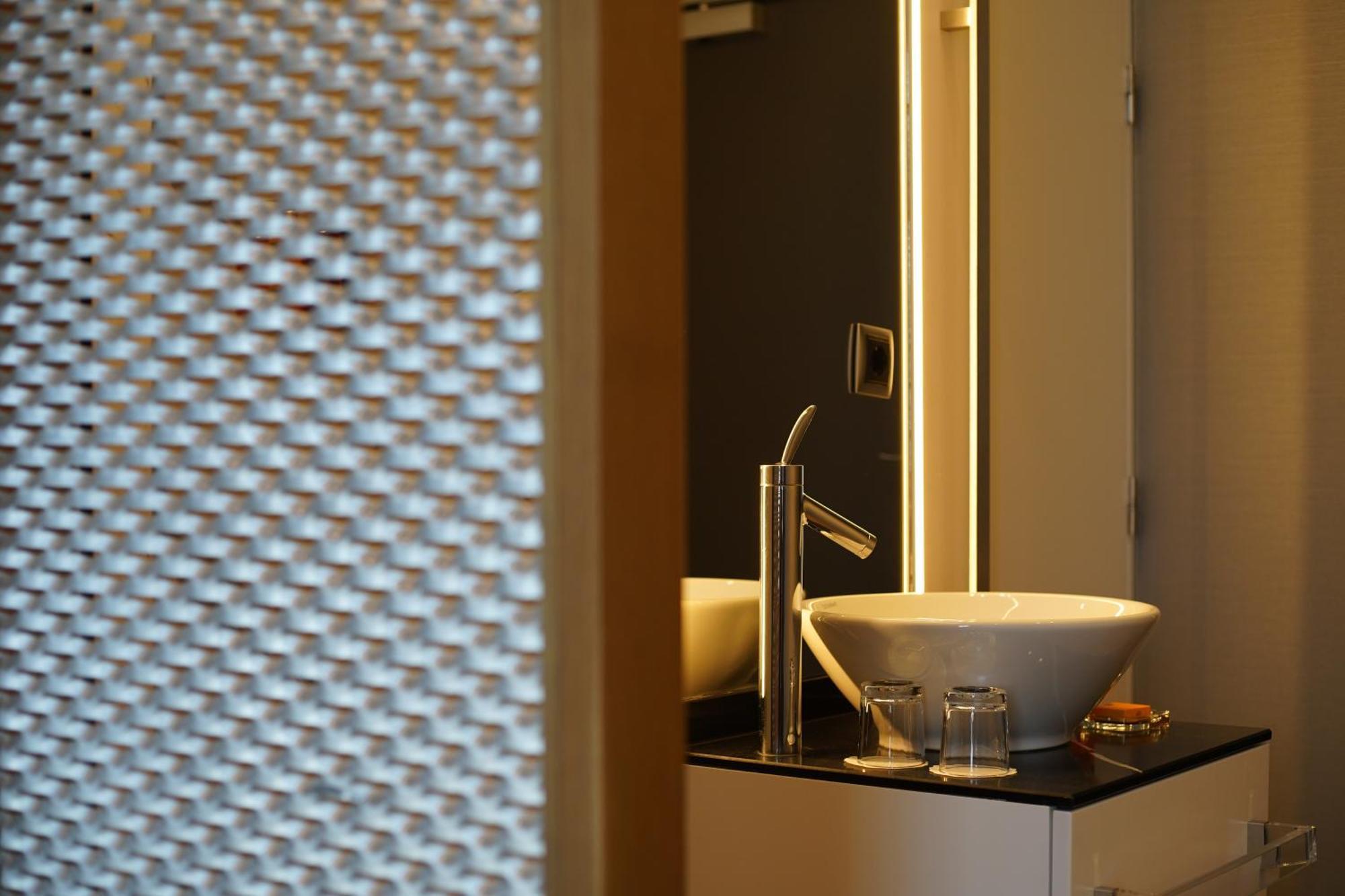 987 Design Prague Hotel Экстерьер фото